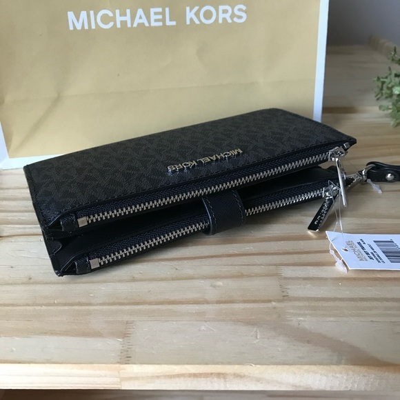 Michael Kors Wallet🎈🎈 - Picture 6 of 6